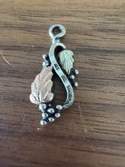 WM Wheeler 12K and 925 Sterling Pendant Black Hills Gold 7/8”