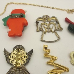 Vintage Christmas Jewelry Lot Santa Tree Angel Snowman Cardinal Poinsettia