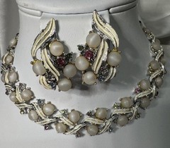 Vintage Unsigned Demi Parure Necklace & Earrings