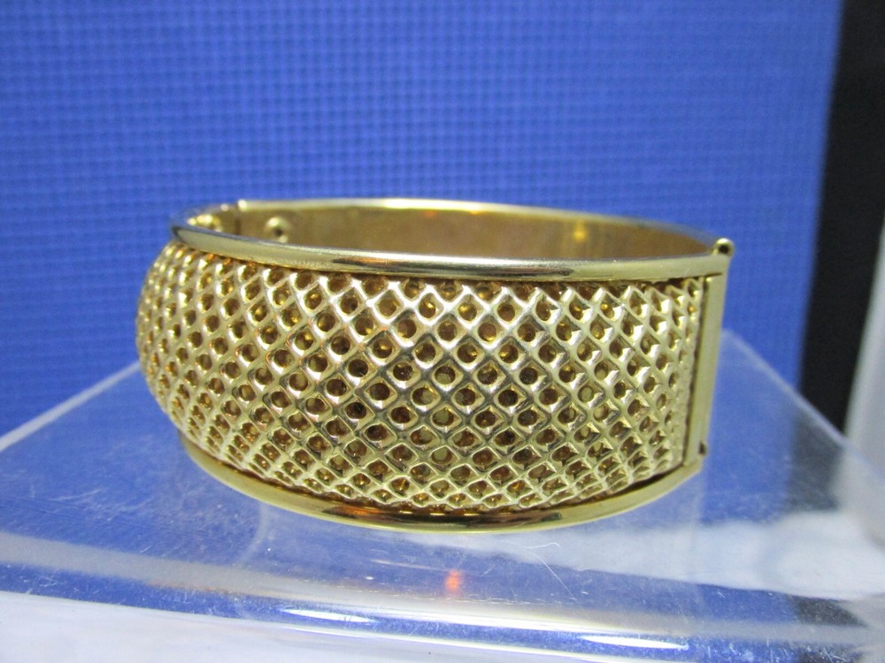 1969 Vintage Sarah Cov Cosmopolitan Mesh Bracelet Bangle Gold Plate Signed