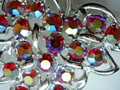 1970s Sarah Coventry Rhinestone Brooch Pendant Purple Green AB Silver Tone P12