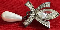 Very Nice Rhinestone & Faux Pearl Pendant – Perfect for Any Occassion! Look NOW!