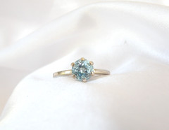 Vintage Sterling Silver 925 Heated Natural Blue Topaz Solitaire Ring Size 8