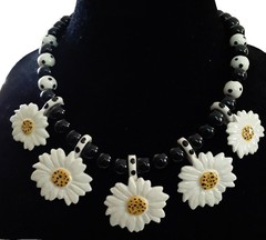 Vintage Flying Colors Ceramic Daisy Flowers Statement Necklace 20″ Daisies RARE!