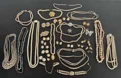 Huge-estate-jewelry-Lot-Faux Pearl- Costume Jewelry Lot A 38 Pieces