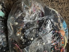 ~19 Lbs Lot ALL CRAFT Repair UNTESTED Junk Jewelry Pieces Parts Beads Earrings