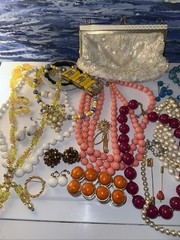 lot 1950s 1960s costume jewelry Necklaces Clip Earrings Pins Brooches Bracelets