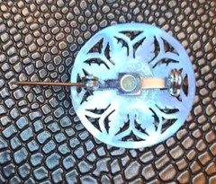Vintage 1960’s Mother of Pearl Pin Brooch. Secure Clasp. Mint 1″ Round