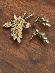 Vintage Delizza Elster Juliana Brooch Earrings Set Green Easter Egg Rhinestone