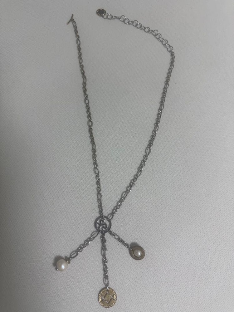 Vintage Rebecca ThreeProng Necklace with Tarnish Used Not Specified