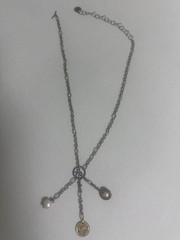 Vintage Rebecca ThreeProng Necklace with Tarnish Used Not Specified