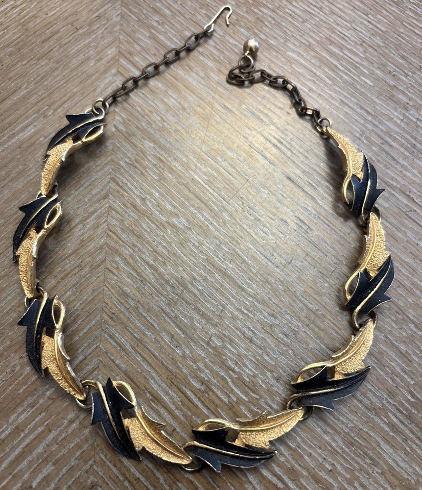 Mode ART Signed Vintage Gold Black Oak Leaf Collar/ Choker Necklace