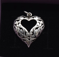 Vintage Jezlaine Sterling Silver Open Scroll Heart Charm-1″ 2g