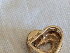 WM Marken signed 10K yellow gold heart pendant channel set cz 0.7g 0.5″ long