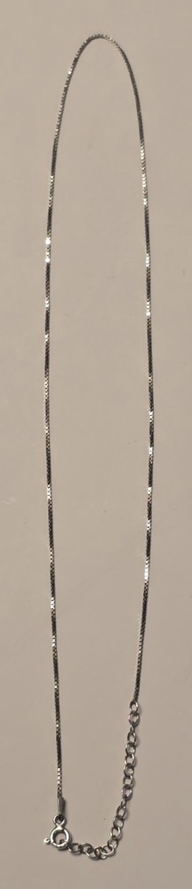 Vintage Sterling Silver 925 Necklace 17.75″ Chain