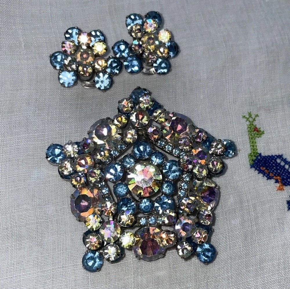 Vintage Juliana “BOOK PIECE” AB Crystal Starburst Brooch & Clip Earrings #1355