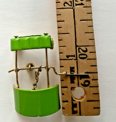 Vintage Green & Gold Toned Wishing Well w/ Swinging Bucket Approx 1.5 in * Read