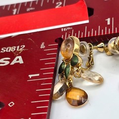 Vintage Earrings Teardrop Beaded Kundan Style Screwback Clip On Gold Tone SK3108
