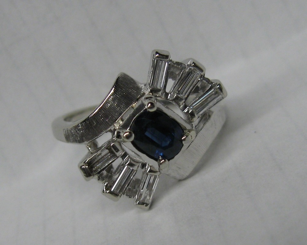 ANTIQUE 14K SOLID WHITE GOLD .76 CT. SAPPHIRE & BAGUETTE NATURAL DIAMOND RING