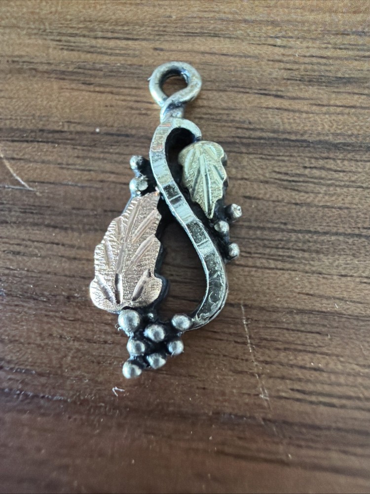 WM Wheeler 12K and 925 Sterling Pendant Black Hills Gold 7/8”