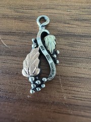 WM Wheeler 12K and 925 Sterling Pendant Black Hills Gold 7/8”
