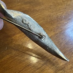 CORO Signed Vntg Long Leaf w/ Twist Gold Pin BroochTextured Gold tone 4.25″ EUC