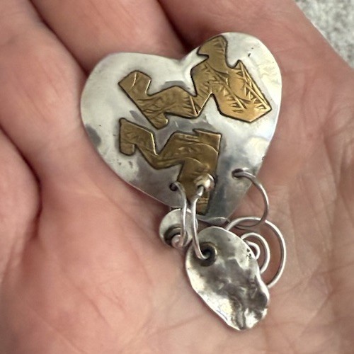 Signed Vintage BOGGIO Sterling Heart pendant with brass accents 6.6g