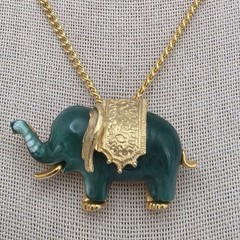 Vtg Green Elephant Pendant Brooch Gold Tone Necklace Faux Jade Luck Trunk Up 18″