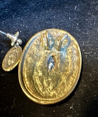 Antique Victorian Style Pendant And Earrings In Hammered Gold Tone Rhinestones