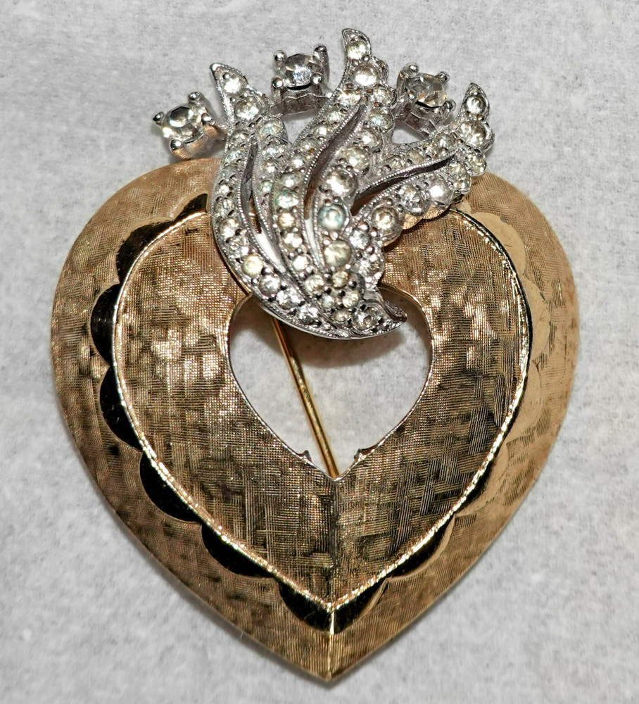 Gorgeous! Signed JOMAZ Pave Golden Heart Brooch