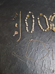 Vintage Avon And Lia Sophia And Other Jewelry Lot 17 Pieces Some Broken See Pics