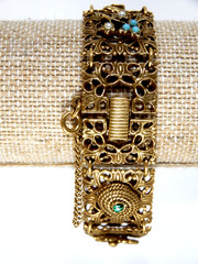 VTG Goldette NY Filigree Link Bracelet w/Cameo/Stone Accents 7″ X 3/4″ EUC