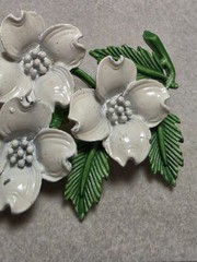 Beautiful MCM White And Green Dogwood Floral Brooch Approximately 2.5 In