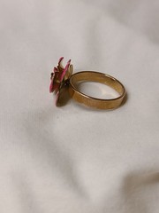 Vintage Rose Ring – Pink Enamel Flower – Size 9.5 – Metal Alloy Band