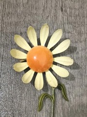 Daisy Flower Metal Rare Curved Petals Creme Orange Enamel Vintage Brooch