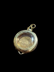 Vintage 1968 Wadsworth Wear Quality Gold Tone Round Locket Pendant Charm