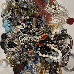 4 Lb + Mixed Costume Jewelry Severely Tangled Lot Wearable & Repair Vintage Hunt