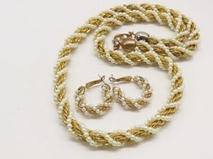 Casual Corner Rope Chain Necklace Earrings Set Gold Tone Faux Pearl VTG D2569