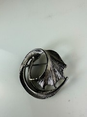VTG Signed Collectible LG LIND GAL Brooch Silver Tone Textured Etched wing Pin