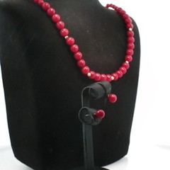 Vintage 14K Gold‑Marked Red Bead Necklace & Pierced Earrings Set – Classic