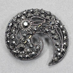 VINTAGE M JENT JET BLACK RHINESTONE BROOCH PIN PAISLEY FILIGREE JAPANNED ESTATE