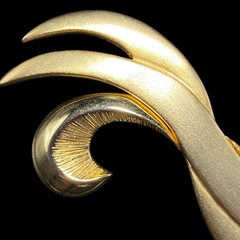 Vintage Tona Brooch Matte Shiny Goldtone Swirl 3-1/8″ Long