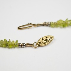 Vintage Necklace Clear Light Green Irregular Glass Bead Strand 8.25″ Gold Clasp