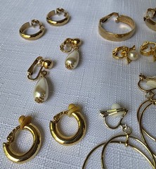 Vintage Collection Of 8 Gold-Tone Clip-On Earrings Excellent Condition