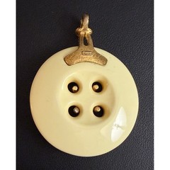Vintage TRIFARI Pendant Button Gold Tone Cream Oversized Sewing