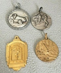 4- VINTAGE SPORTS & LANDSCAPE TOKEN OR NECKLACE BRACELET CHARM OLD LOT