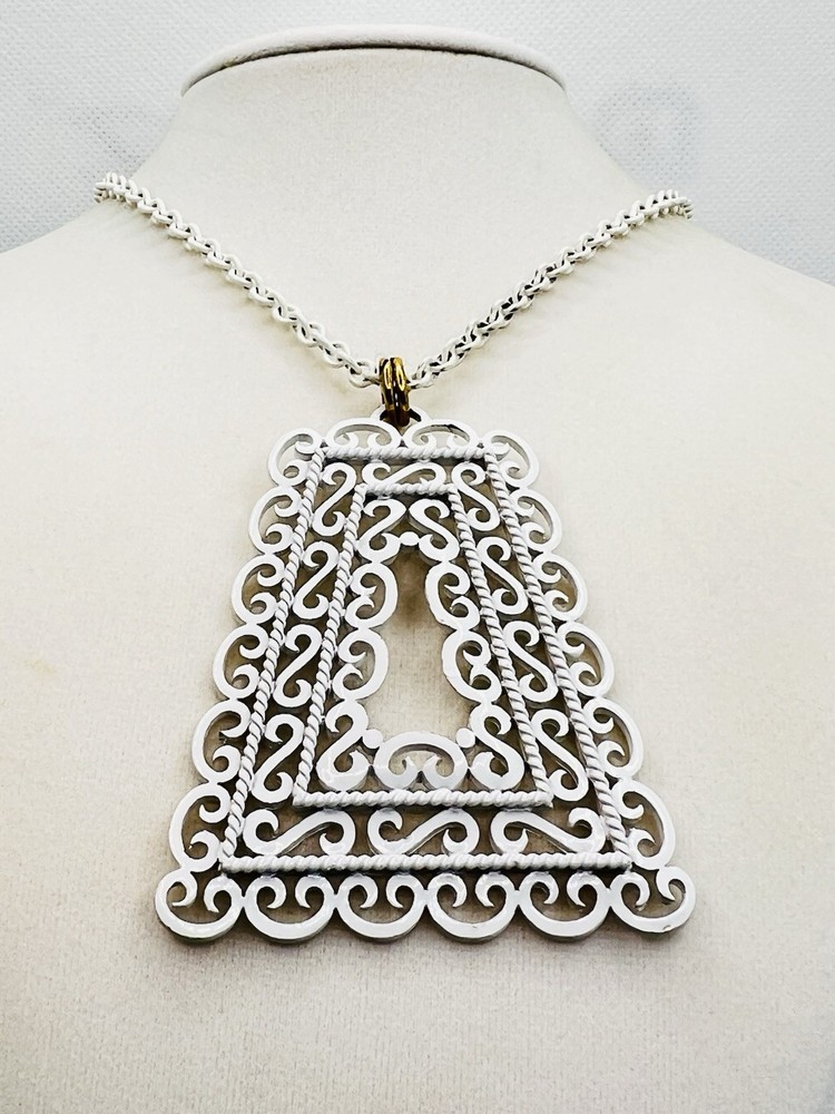 Vintage 1960s Crown Trifari Gold Tone White Enamel Large Pendant 28 In Necklace