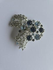 Vintage Mid Century Blue Rhinestone Flower Brooch