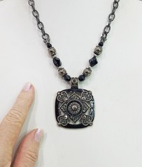 Vintage Black Crystal & Gunmetal Square Pendant Beaded Chain Choker Necklace