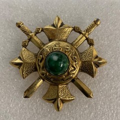 Gold Tone Crossed Swords Brooch Green Cabochon 1.75in 15.2g